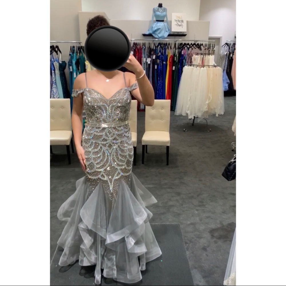 PROM DRESS FOR SALE! - Picture 5 of 5
